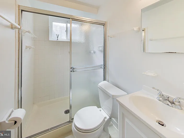 6515 E Halbert Rd — Photo 8