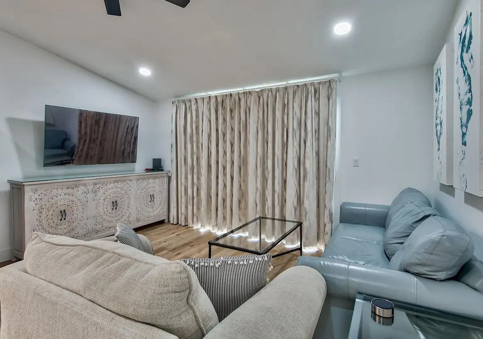50% off first months rent. Gulf front community, Gulf views from balcony, community pool, walking... — Photo 2