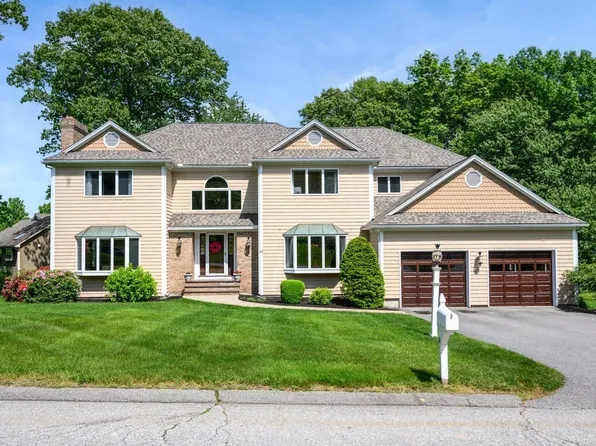 44 Kara Dr, North Andover, MA 01845