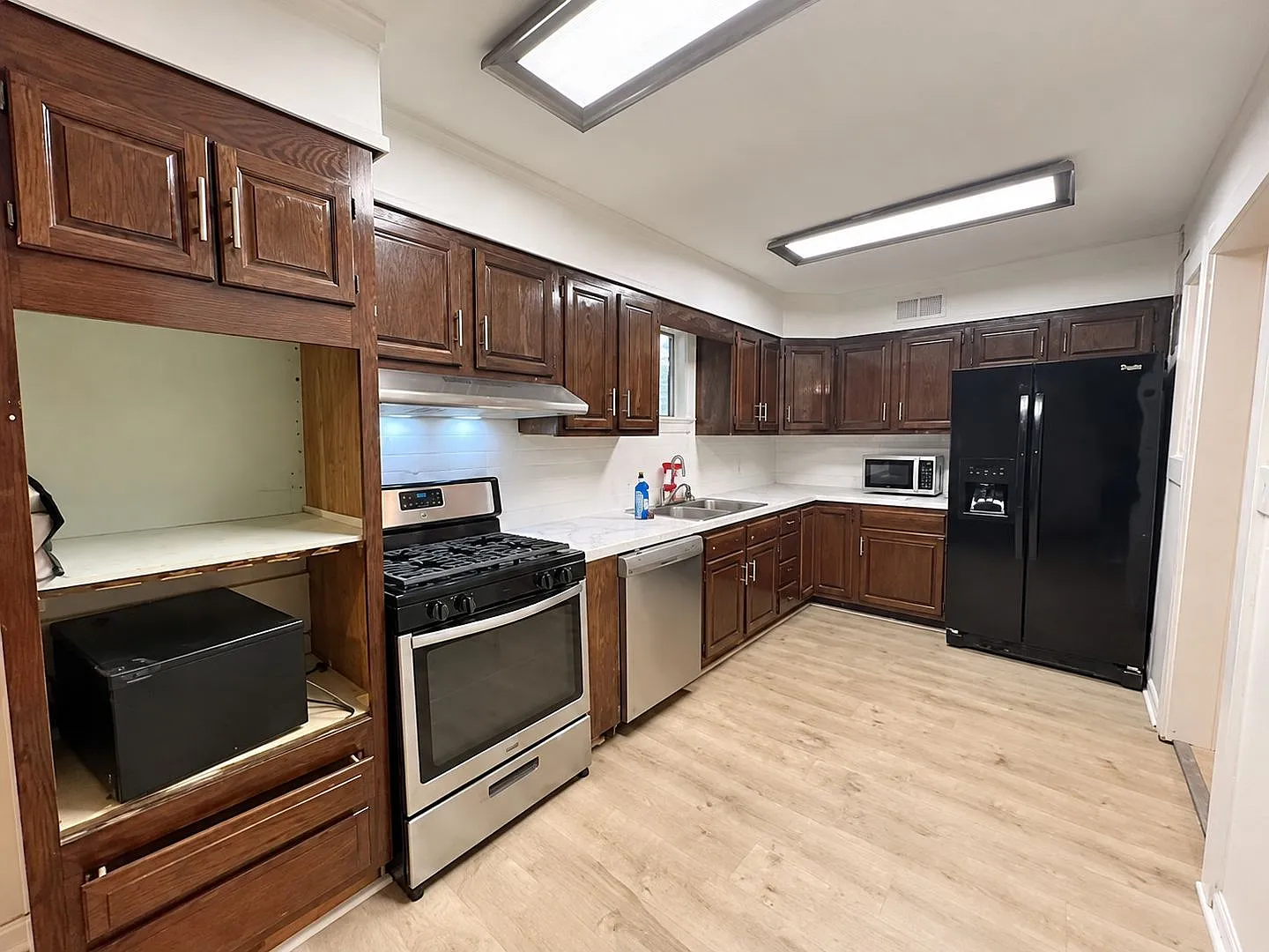 836 Arlington Street — Photo 1