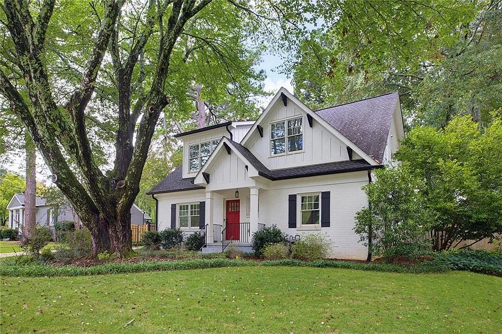 5 bed, 3.0 bath, 3150 sqft, $6,200 — Photo 1