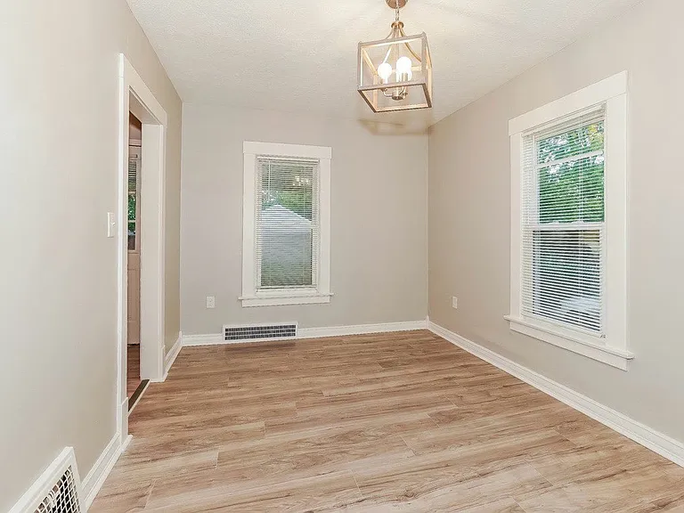 935 Walnut St — Photo 1