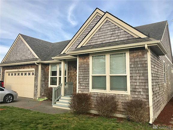 5th image of 2714 Sea Crest Ave N