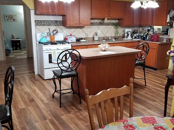 2nd image of 1014 Avenue I