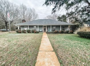 721 Ashley Ln, Tupelo, MS 38801