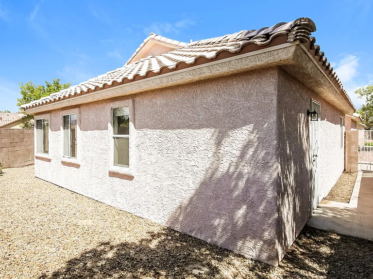 4565 Savin Cir — Photo 16