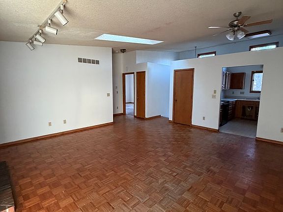 5th image of 2247 Plaen View Dr