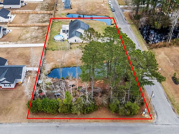 3rd image of 905 Futrell St.