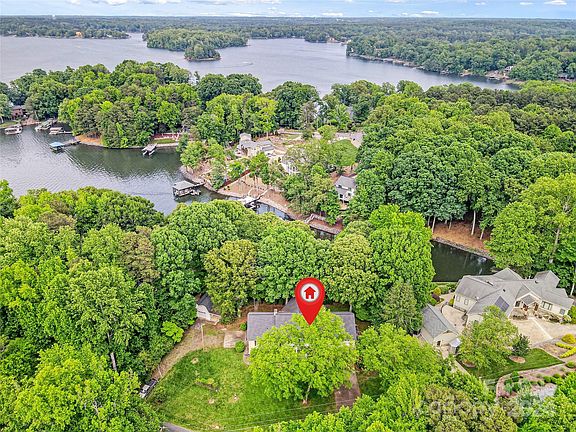 2nd image of 322 Lakeview Shores Loop