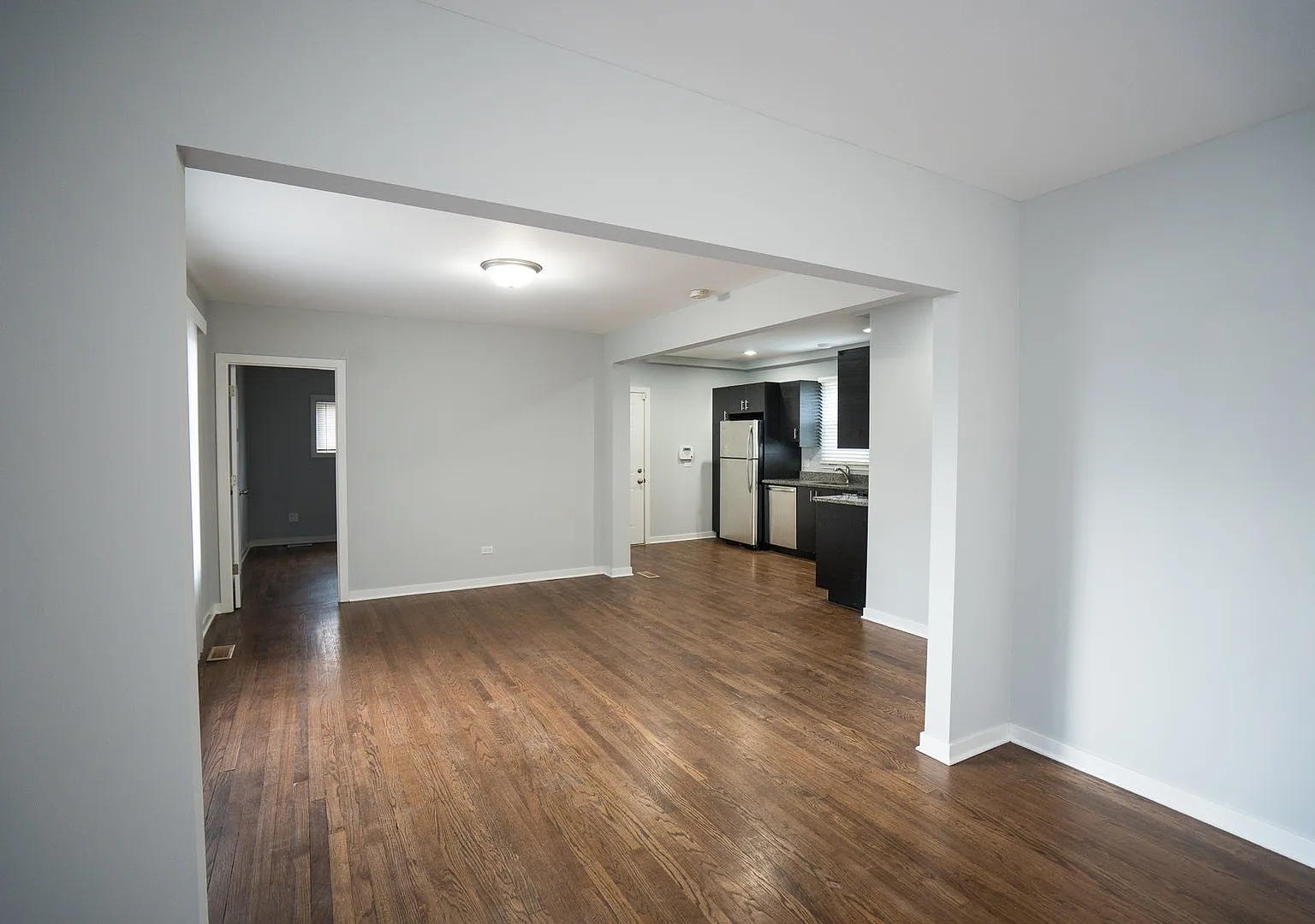 2 bed, 1.0 bath, 1100 sqft, $1,600 — Photo 4