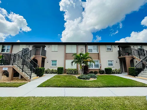 25100 Sandhill Blvd Photo 1
