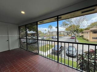 19055 NW 62nd Ave APT 201, Hialeah, FL 33015