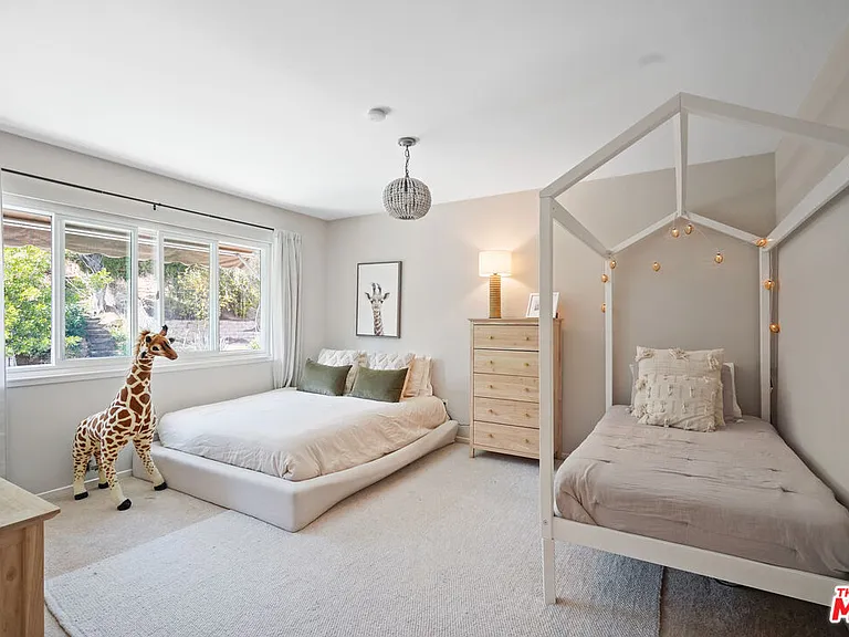 5025 Dantes View Dr — Photo 18