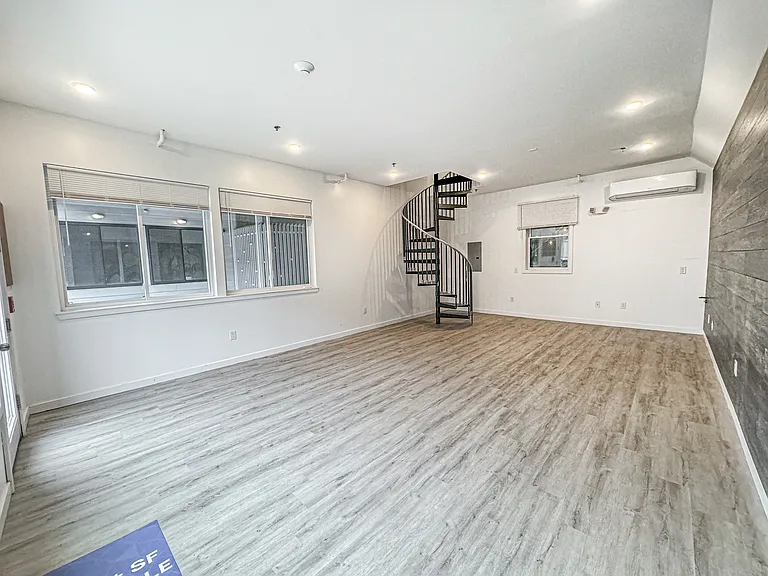 Studio House — Photo 30
