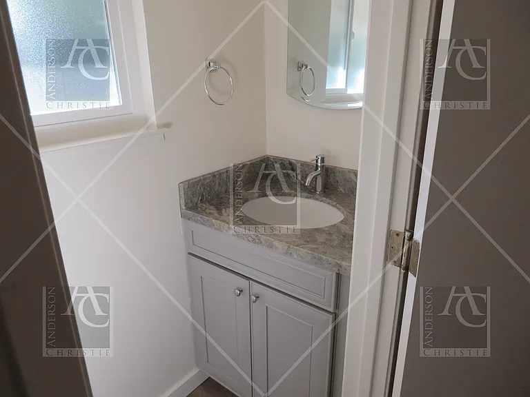 204 Castillion Ter — Photo 12