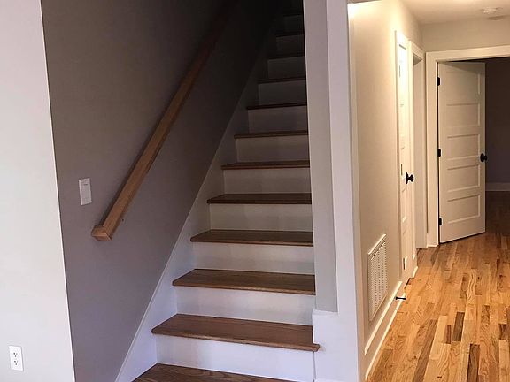 3rd image of 702 Lake Forest Dr