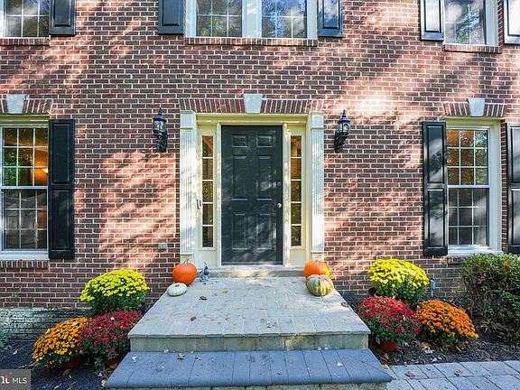 2nd image of 6194 River Forest Dr