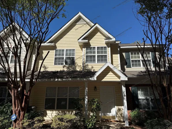 5302 Strasburg Dr, Greensboro, NC 27407