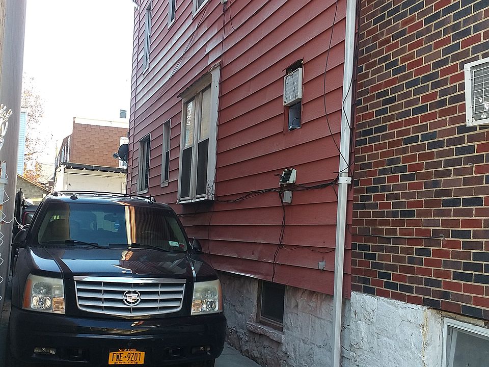 2nd image of 3818 99th St