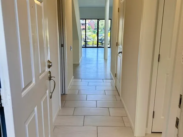1135 Shoreline Dr, San Mateo, CA 94404