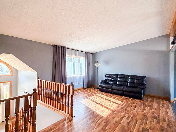 5th image of 1115 Lakeside Dr