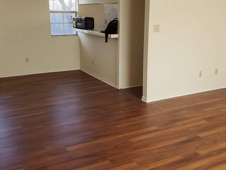 2nd image of 10433 Plainview Ave APT 5