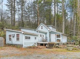 1076 Crab Creek Rd, Hendersonville, NC 28739