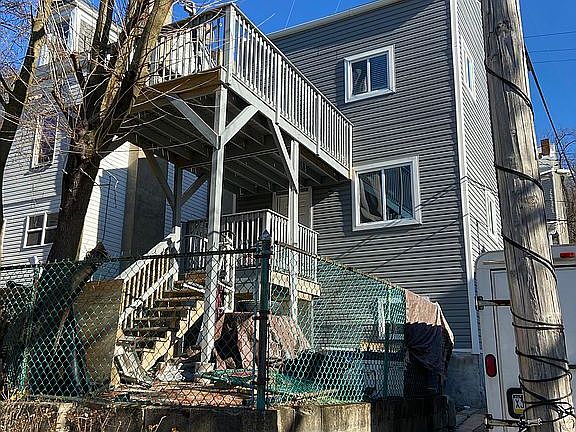 3rd image of 1901 Meadville St