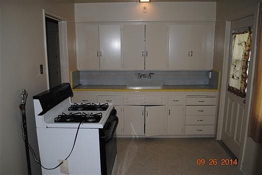 3rd image of 141 W Essex St