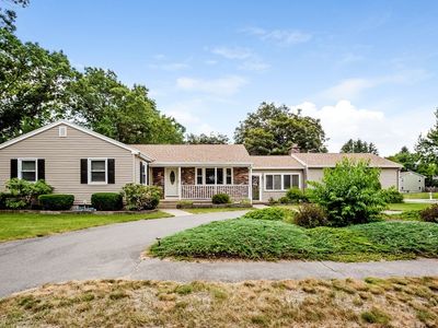 175 Parkview Dr, Agawam, MA, 01001