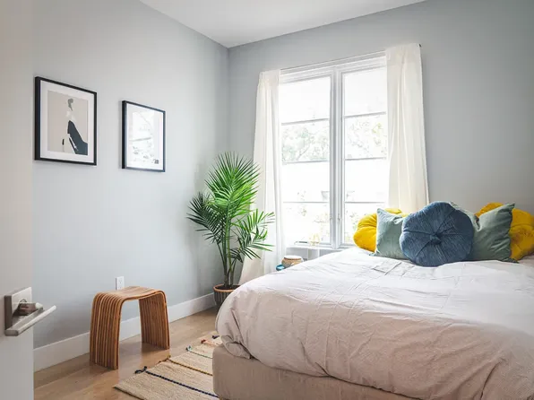 1062 Halsey Street image 6 of 10