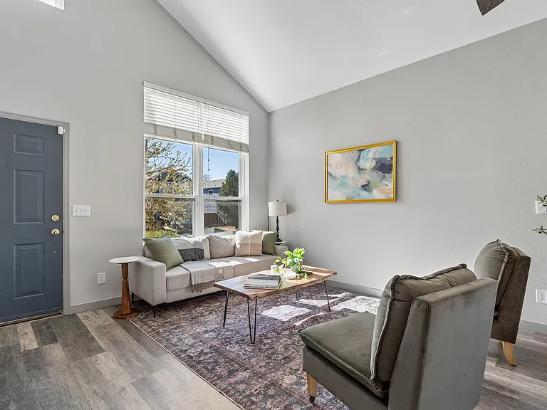 5247 E Hamilton Ave — Photo 4