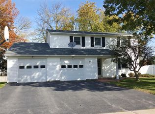 72 Grandview Ln, Rochester, NY 14612