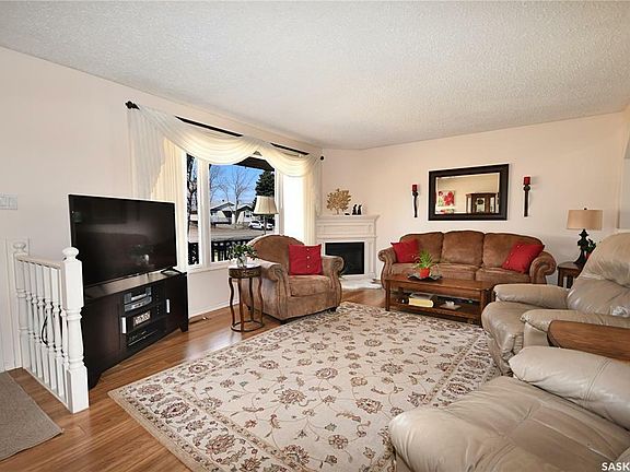 3rd image of 2502 15th Ave E