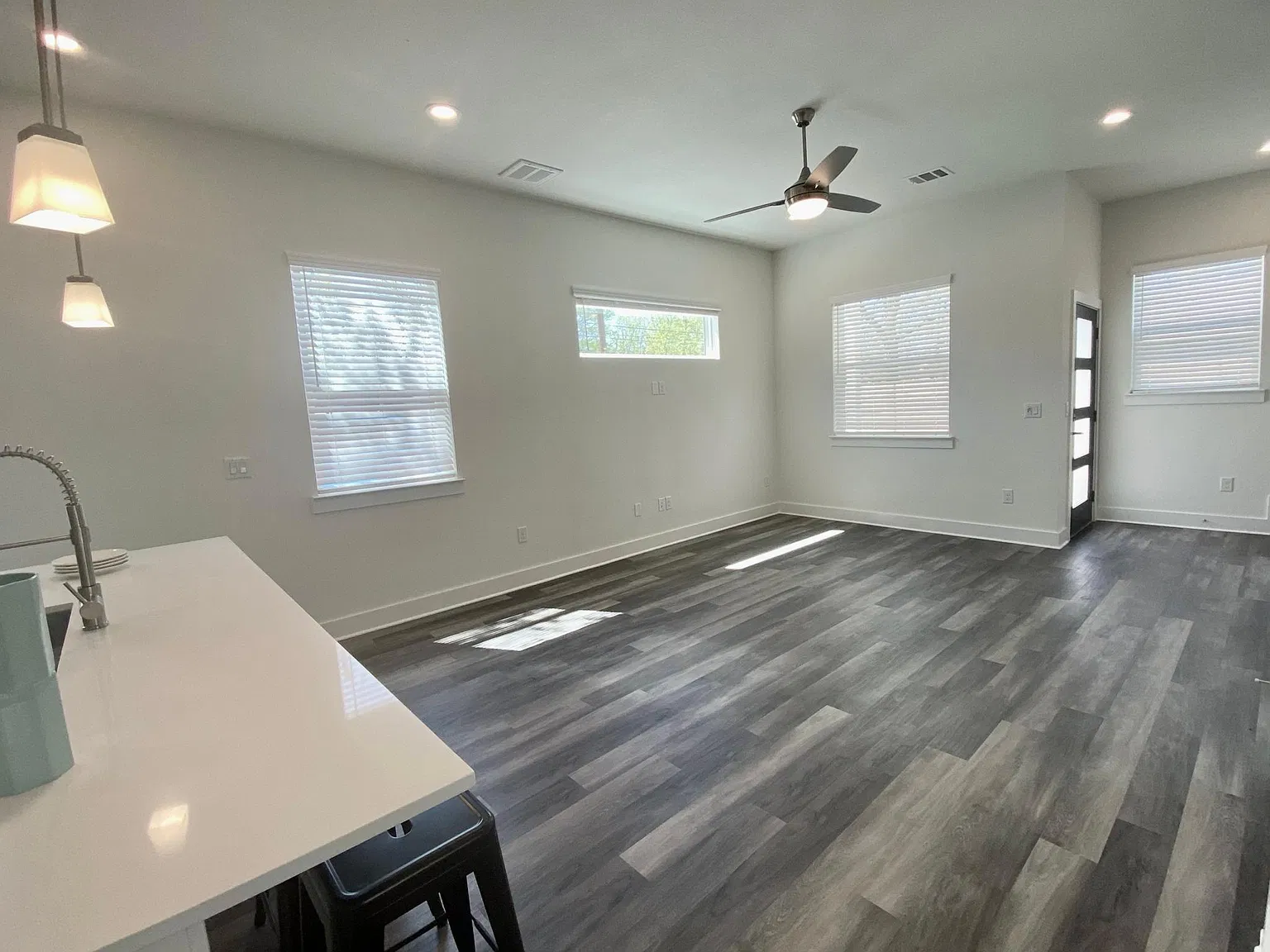 2 bed, 2.5 bath, 1225 sqft, $2,125 — Photo 4