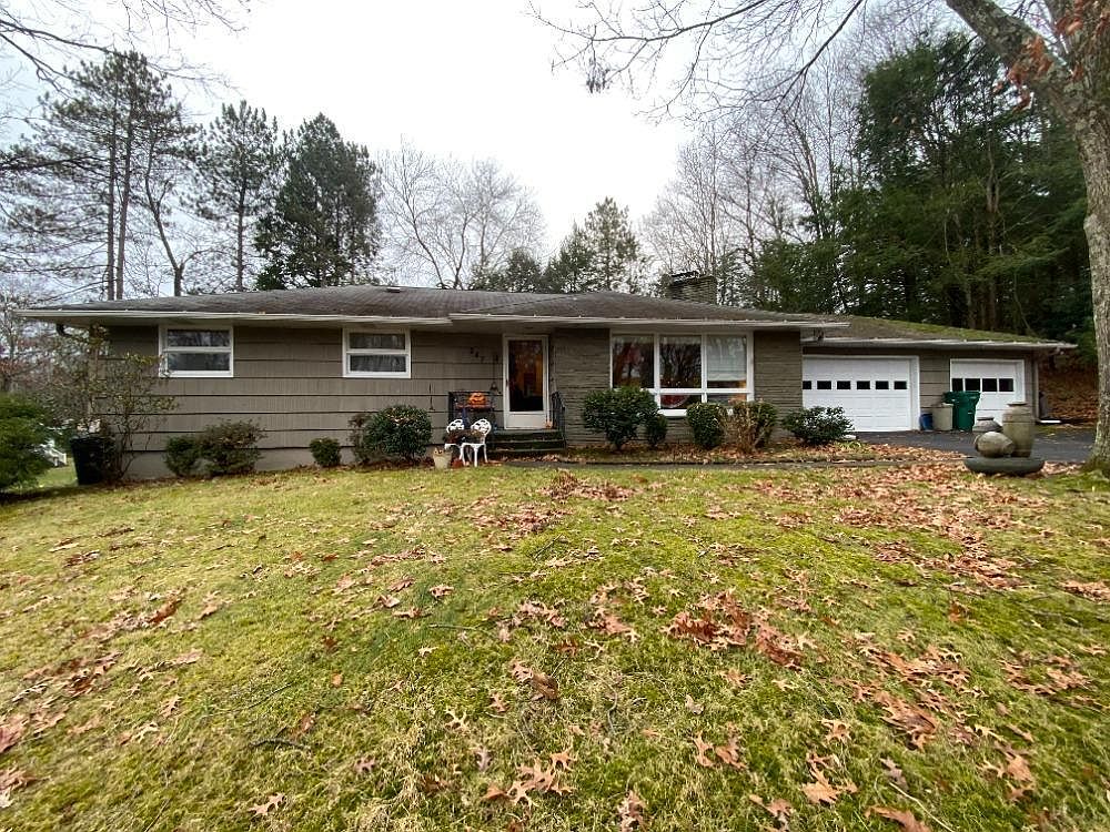 247 E Broad St, East Stroudsburg, PA 18301 Zillow