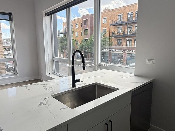 5th image of 4731 N Western Ave #203B