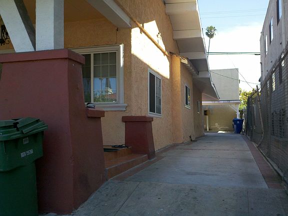 5th image of 112 S Mariposa Ave