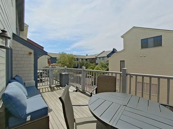 214 Goddard Row #1, Newport, RI 02840