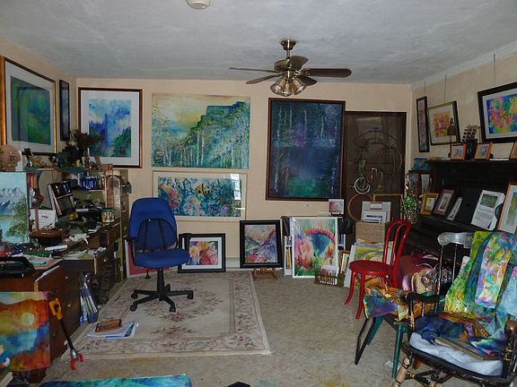 1st level bdrm as art studio
