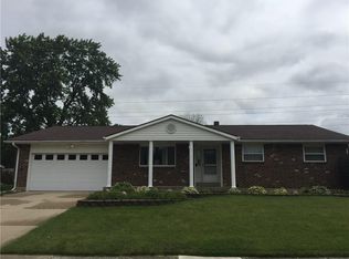 1011 Merrywood Dr, Englewood, OH