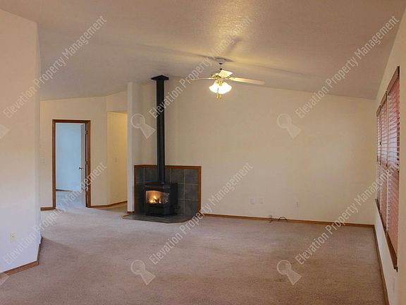 4th image of 61130 Parkwood Ct