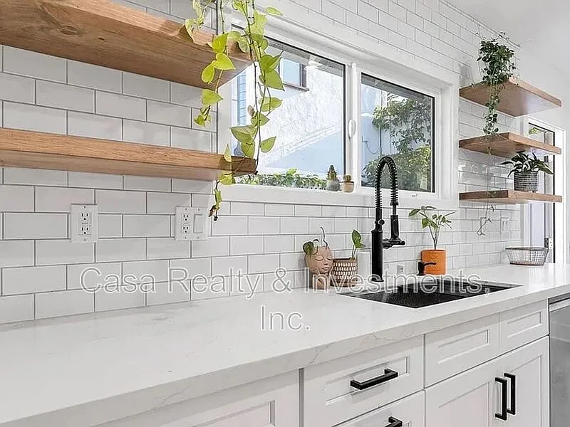 2 bed, 1.0 bath, $3,500 — Photo 4