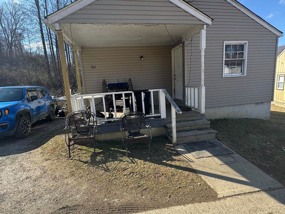 1st image of 301 Cumberland Pl