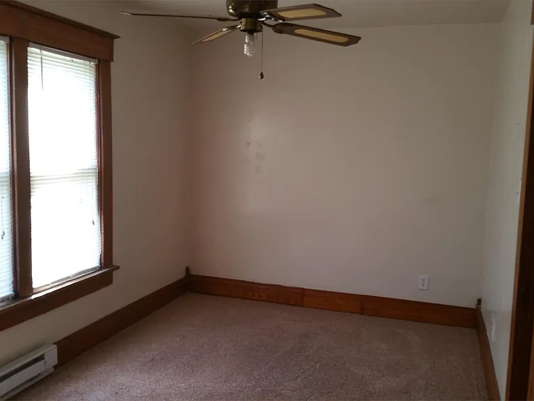 619 W Elm St — Photo 19