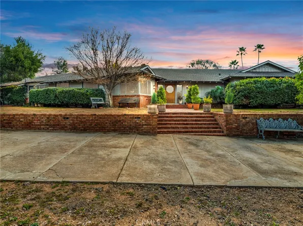 31049 E Sunset Dr S, Redlands, CA 92373