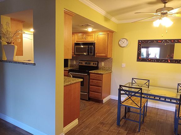 5th image of 12007 Alta Carmel Ct Unit 327