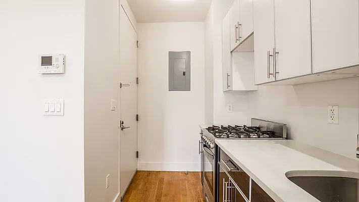 Rented by Nooklyn NYC LLC | media 18