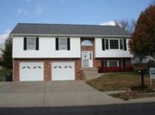 2100 Alhambra Ct, Pekin, IL 61554