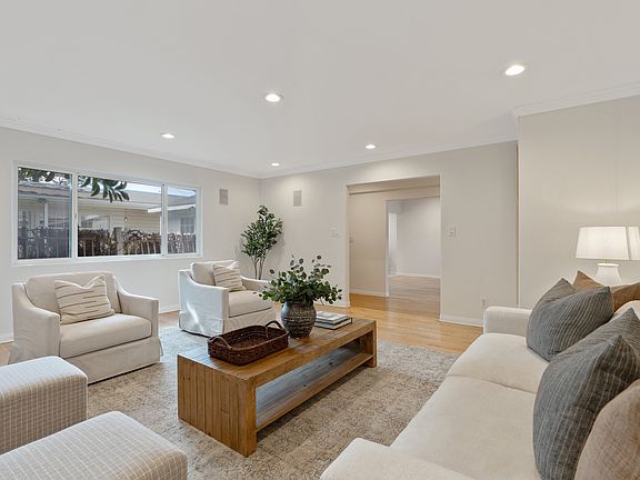 4th image of 5648 1/2 Gentry Ave